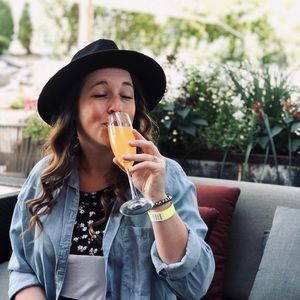 Meet your Posher, Shelby